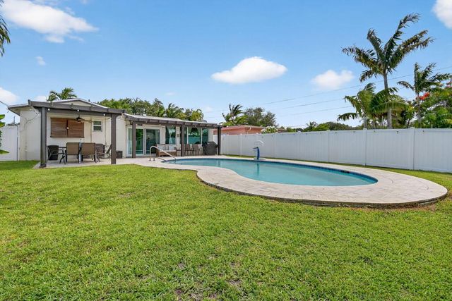 5511 Van Buren Street, Hollywood, FL 33021