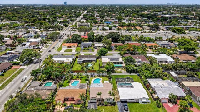 5511 Van Buren Street, Hollywood, FL 33021