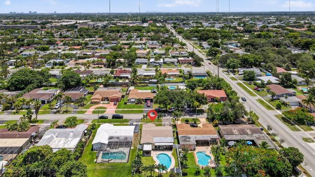 5511 Van Buren Street, Hollywood, FL 33021