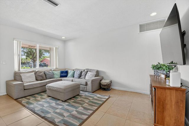 5511 Van Buren Street, Hollywood, FL 33021