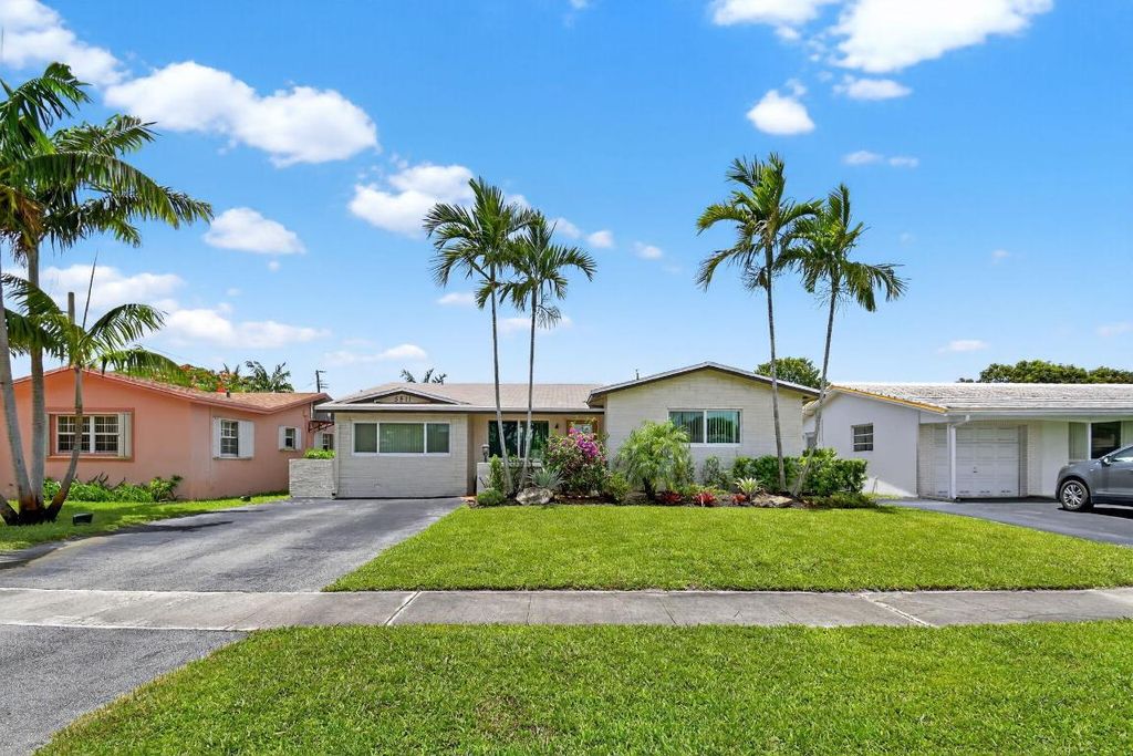 5511 Van Buren Street, Hollywood, FL 33021