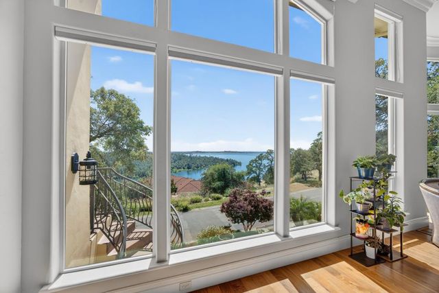 2070 Driftwood Cir, El Dorado Hills, CA 95762