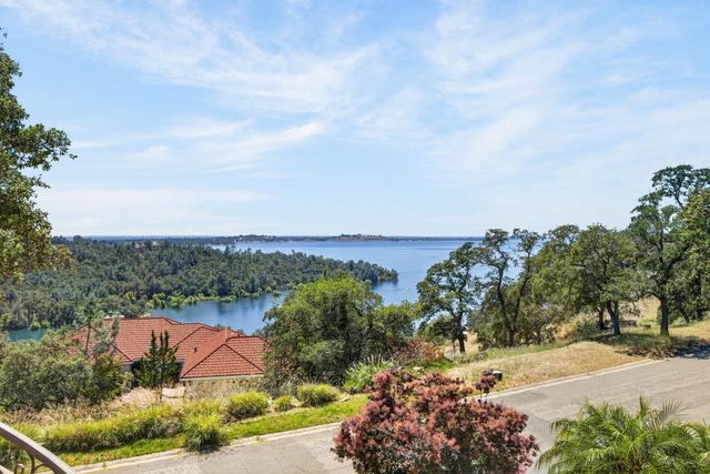 2070 Driftwood Cir, El Dorado Hills, CA 95762