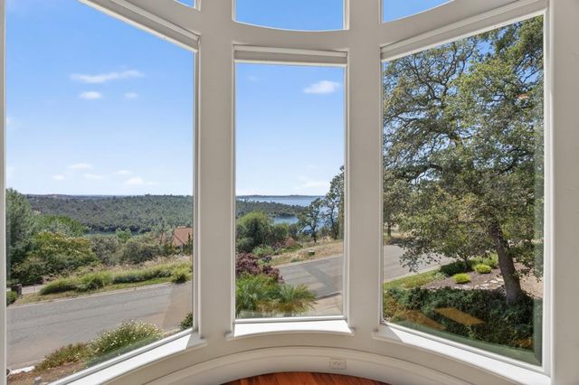 2070 Driftwood Cir, El Dorado Hills, CA 95762