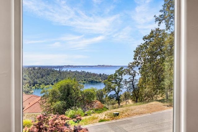 2070 Driftwood Cir, El Dorado Hills, CA 95762