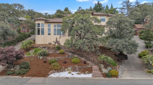 2070 Driftwood Cir, El Dorado Hills, CA 95762