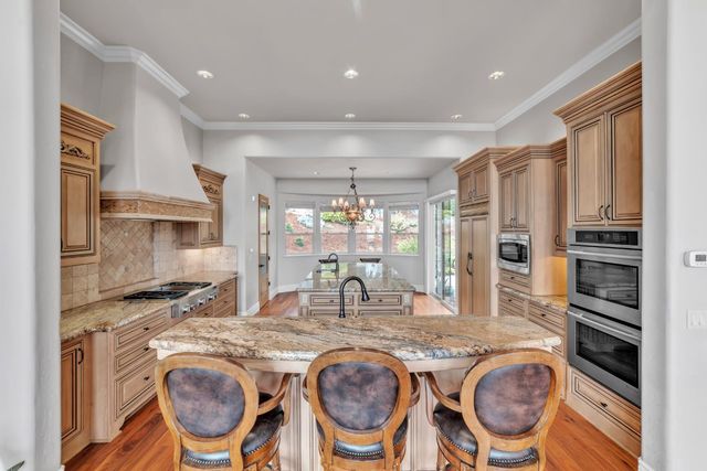 2070 Driftwood Cir, El Dorado Hills, CA 95762