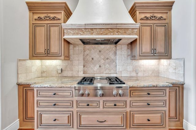 2070 Driftwood Cir, El Dorado Hills, CA 95762