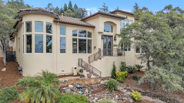 2070 Driftwood Cir, El Dorado Hills, CA 95762