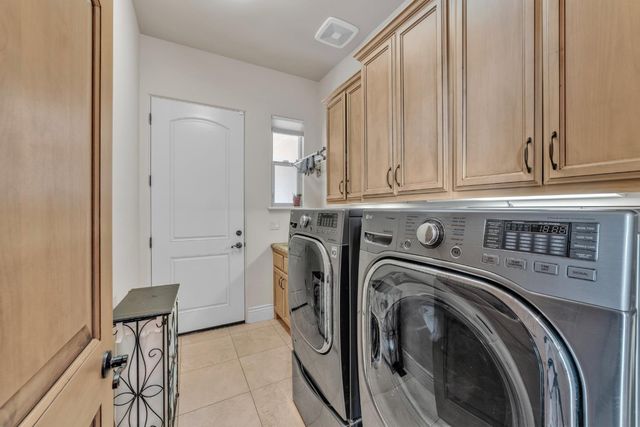 2070 Driftwood Cir, El Dorado Hills, CA 95762
