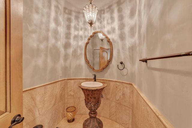 2070 Driftwood Cir, El Dorado Hills, CA 95762