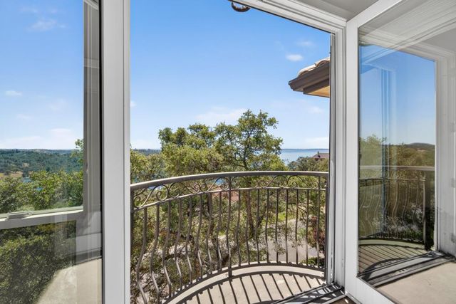 2070 Driftwood Cir, El Dorado Hills, CA 95762