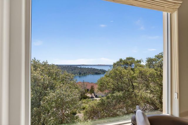2070 Driftwood Cir, El Dorado Hills, CA 95762