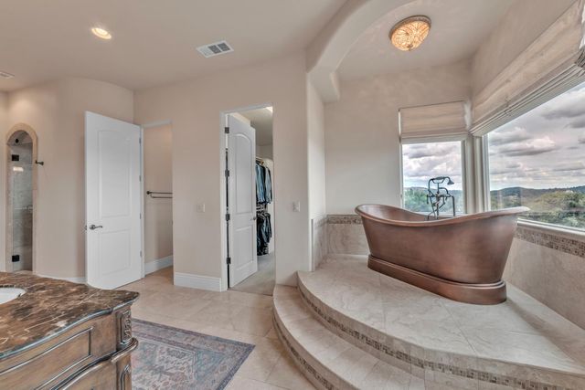 2070 Driftwood Cir, El Dorado Hills, CA 95762