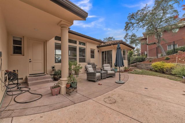 2070 Driftwood Cir, El Dorado Hills, CA 95762