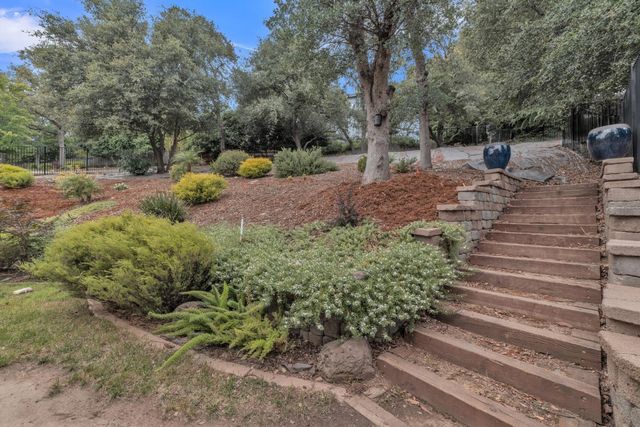 2070 Driftwood Cir, El Dorado Hills, CA 95762