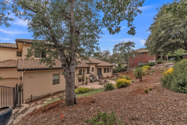 2070 Driftwood Cir, El Dorado Hills, CA 95762
