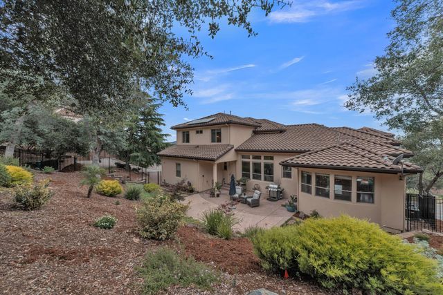 2070 Driftwood Cir, El Dorado Hills, CA 95762
