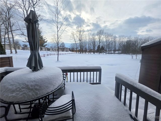 720 Idlewood Blvd, Van Buren, NY 13027