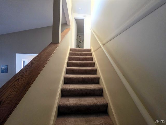 720 Idlewood Blvd, Van Buren, NY 13027