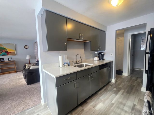 720 Idlewood Blvd, Van Buren, NY 13027