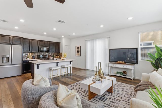 8900 Sheldon Terrace Ln, Elk Grove, CA 95758