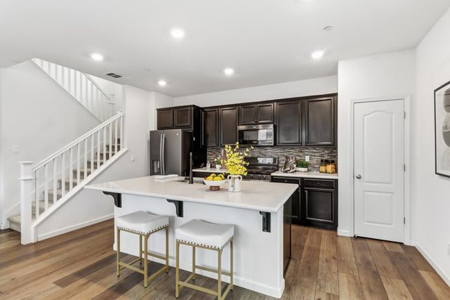 8900 Sheldon Terrace Ln, Elk Grove, CA 95758