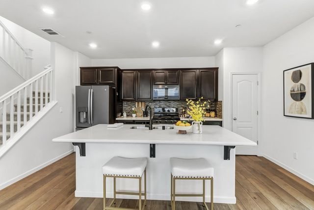 8900 Sheldon Terrace Ln, Elk Grove, CA 95758