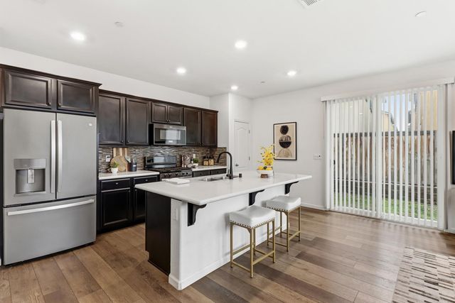 8900 Sheldon Terrace Ln, Elk Grove, CA 95758