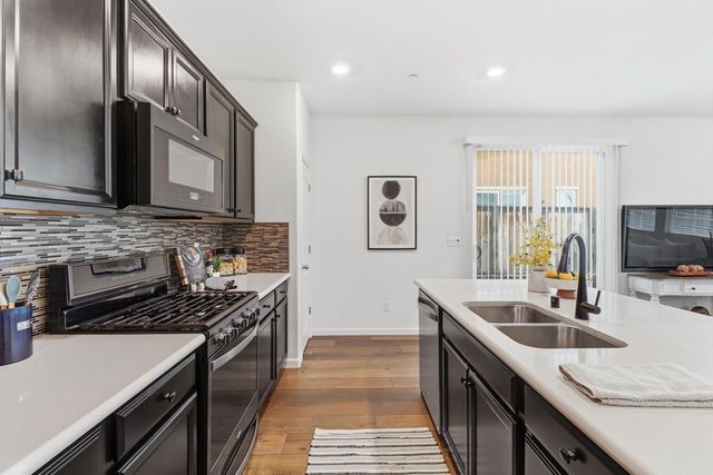 8900 Sheldon Terrace Ln, Elk Grove, CA 95758