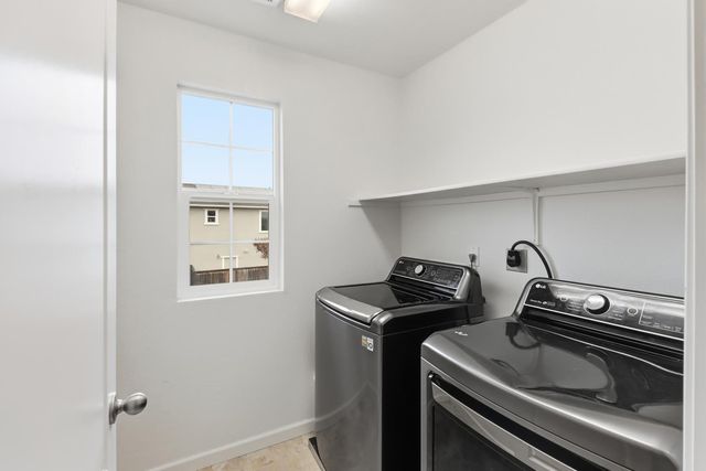 8900 Sheldon Terrace Ln, Elk Grove, CA 95758