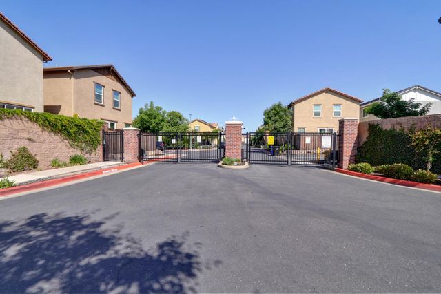 8900 Sheldon Terrace Ln, Elk Grove, CA 95758