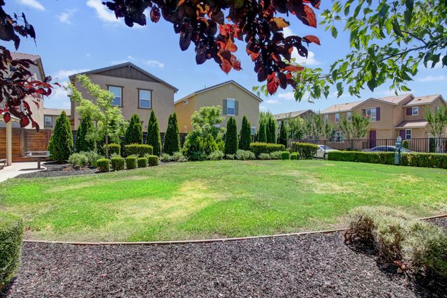 8900 Sheldon Terrace Ln, Elk Grove, CA 95758