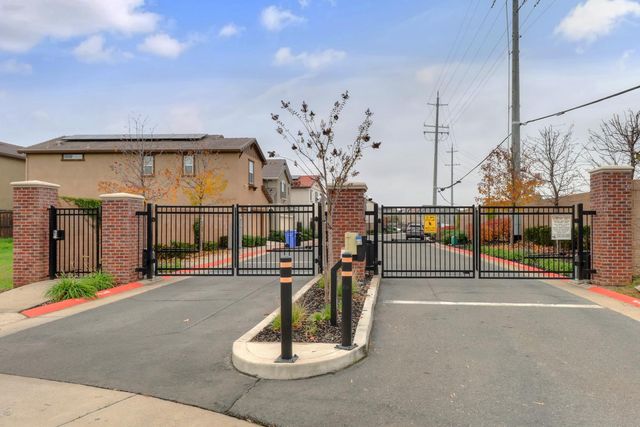 8900 Sheldon Terrace Ln, Elk Grove, CA 95758