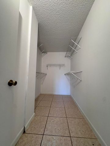 3700 N 56th Avenue 1033, Hollywood, FL 33021