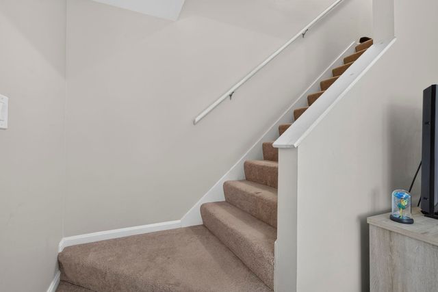 95 Harbor Ave Unit 5, Nashua, NH 03060