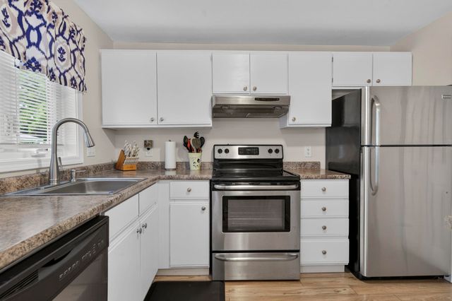 95 Harbor Ave Unit 5, Nashua, NH 03060