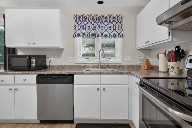95 Harbor Ave Unit 5, Nashua, NH 03060