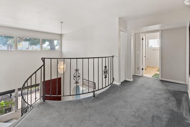 8464 N 7th Avenue, Phoenix, AZ 85021