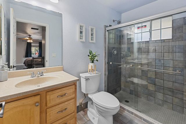 8464 N 7th Avenue, Phoenix, AZ 85021