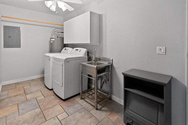 8464 N 7th Avenue, Phoenix, AZ 85021