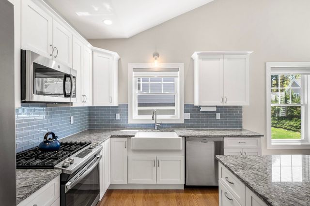7 Catalpa Road, Salem, NH 03079