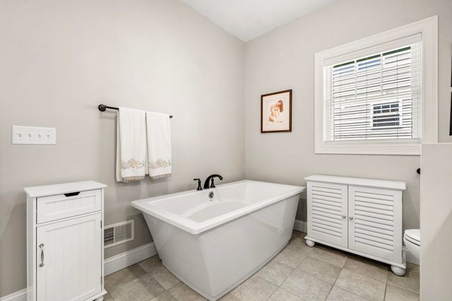 7 Catalpa Road, Salem, NH 03079