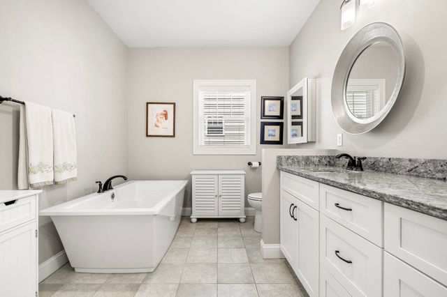7 Catalpa Road, Salem, NH 03079