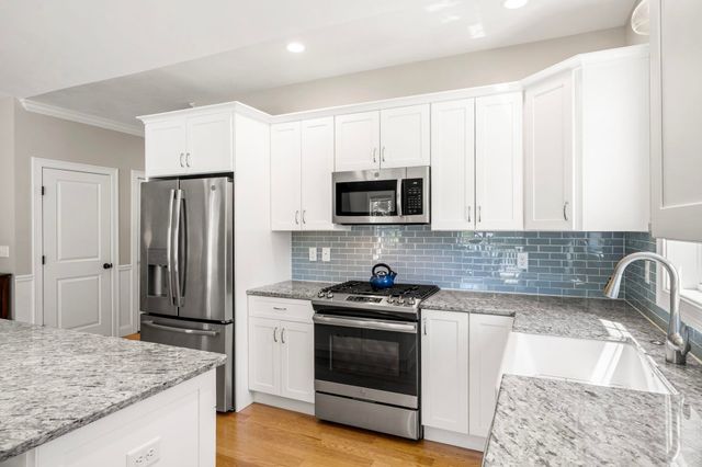 7 Catalpa Road, Salem, NH 03079