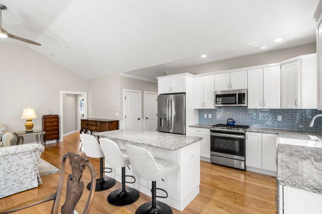 7 Catalpa Road, Salem, NH 03079
