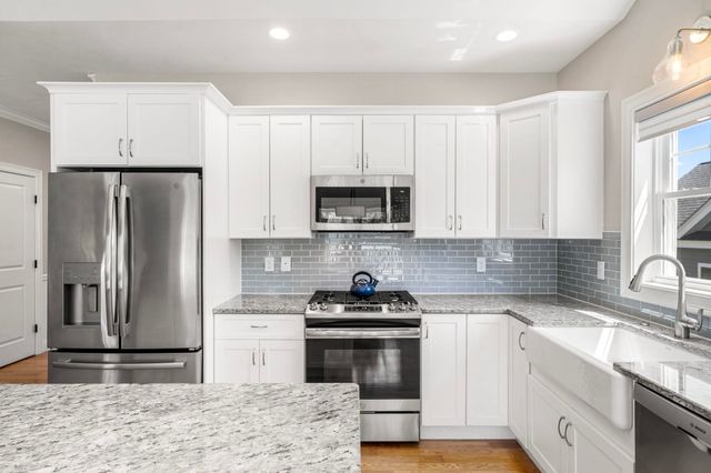 7 Catalpa Road, Salem, NH 03079