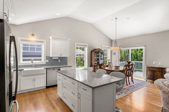 7 Catalpa Road, Salem, NH 03079