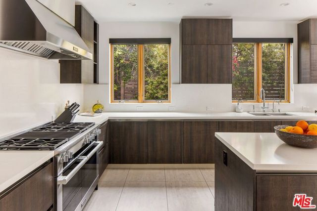 12443 W Sunset Boulevard, Los Angeles, CA 90049