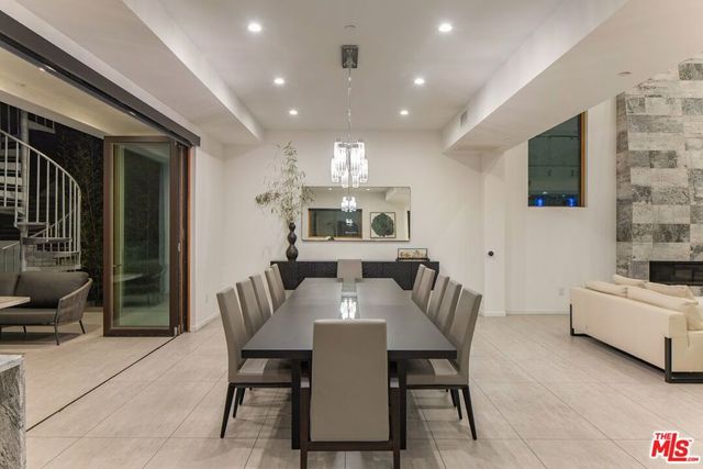12443 W Sunset Boulevard, Los Angeles, CA 90049